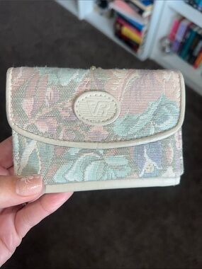 Vintage Tapestry Floral Pastel Wallet - Beige Trim
